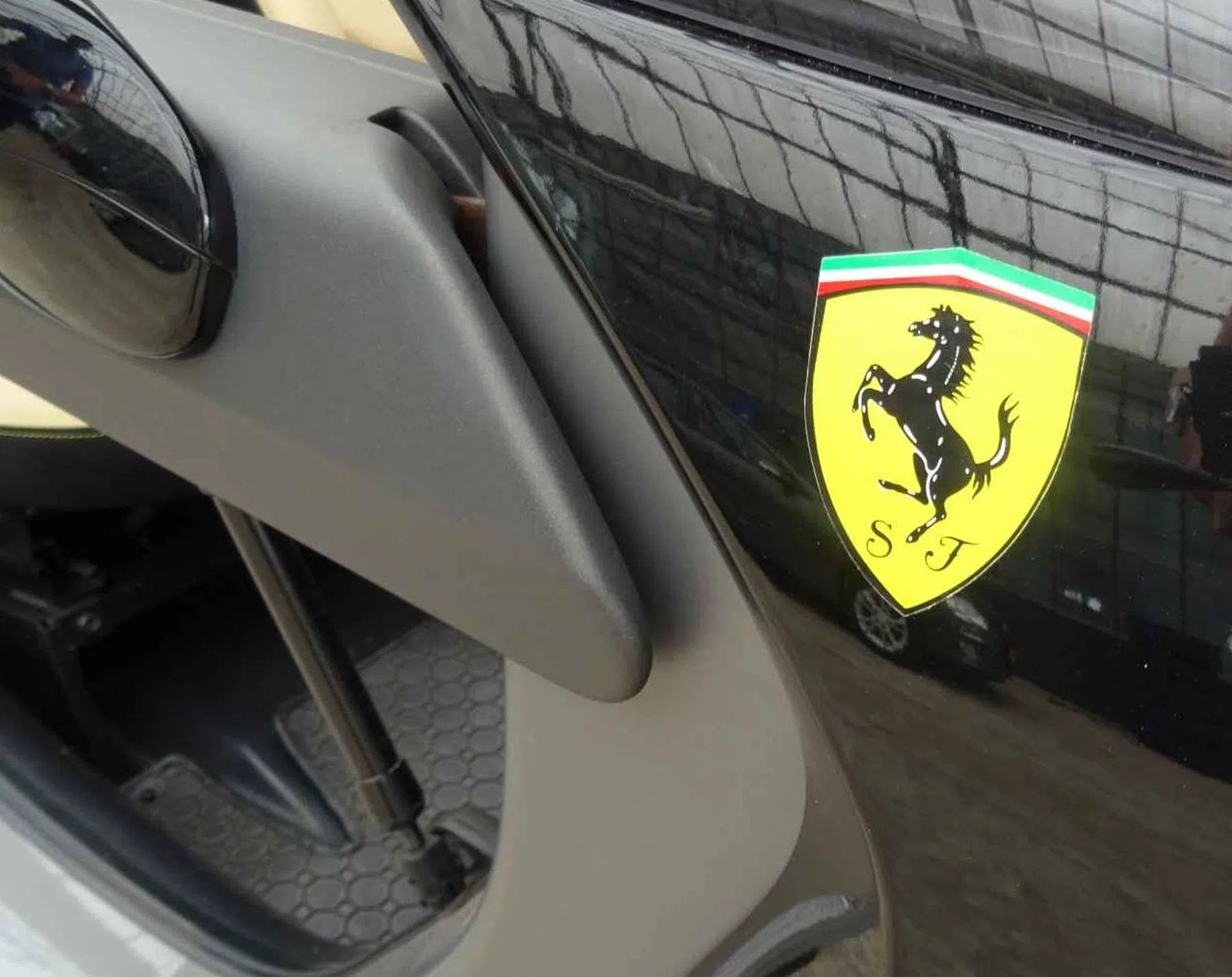 Smart Crossblade by Ferrari is een bijzonder ding op Marktplaats