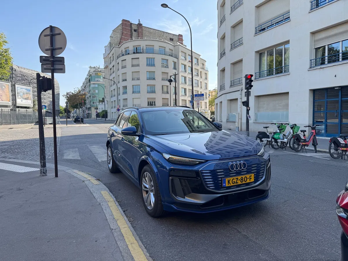 Met de kleine accu van de Audi Q6 e-tron naar Parijs: mis je de grote batterij?