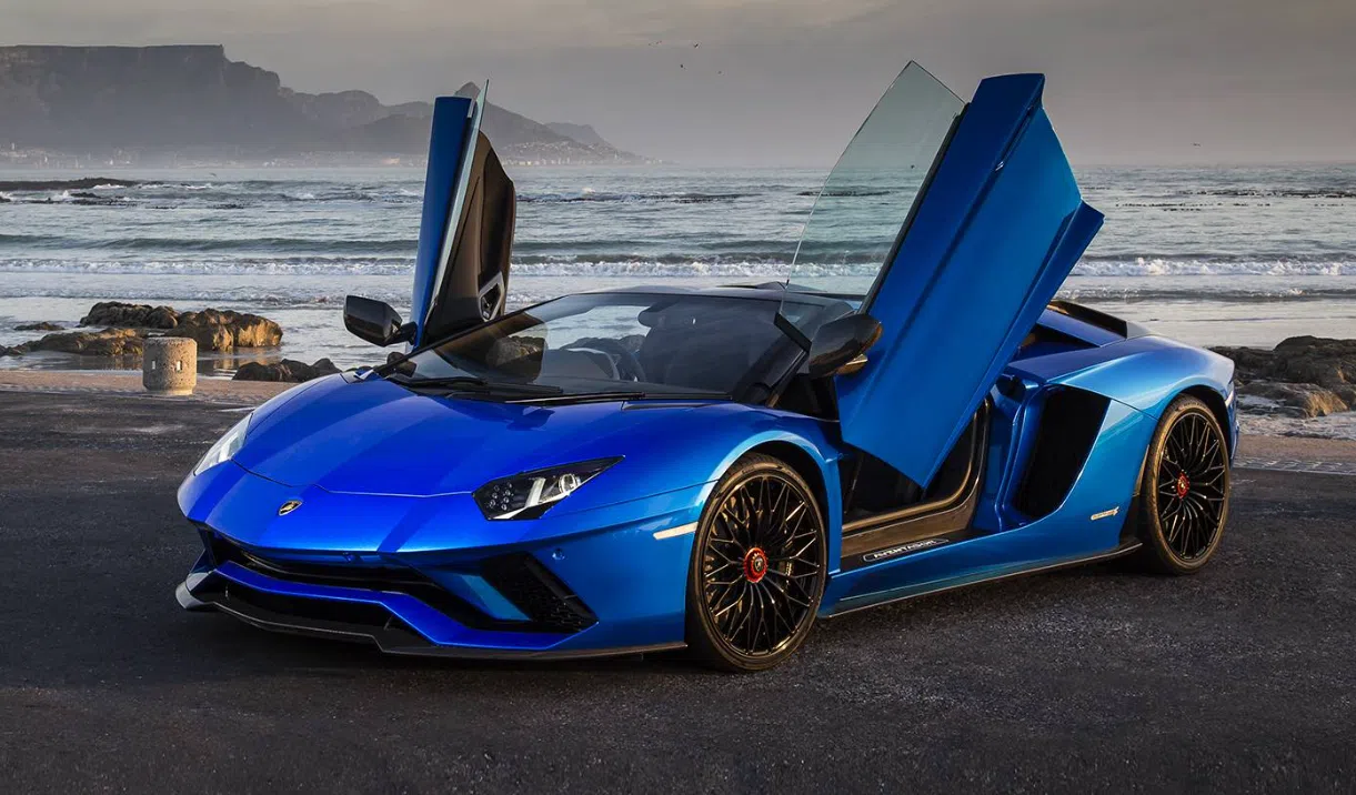 Waarom gaan Lamborghini-deuren eigenlijk omhoog?