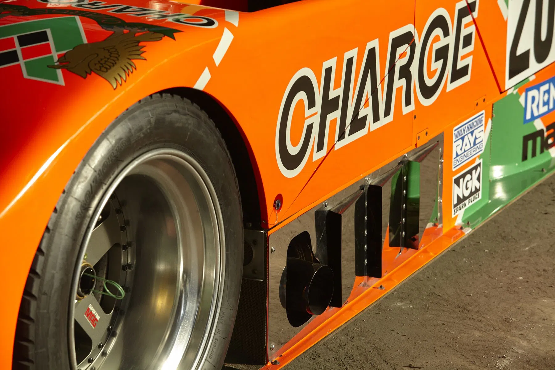 Extreem zeldzame Mazda 767B vat vlam op Laguna Seca