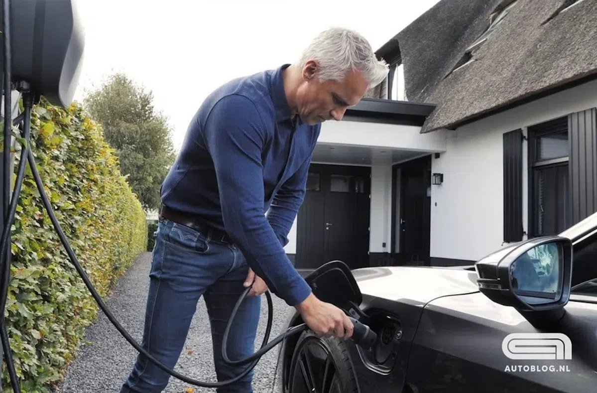 Waarom je vanavond tijdens de eclips je EV niet moet opladen
