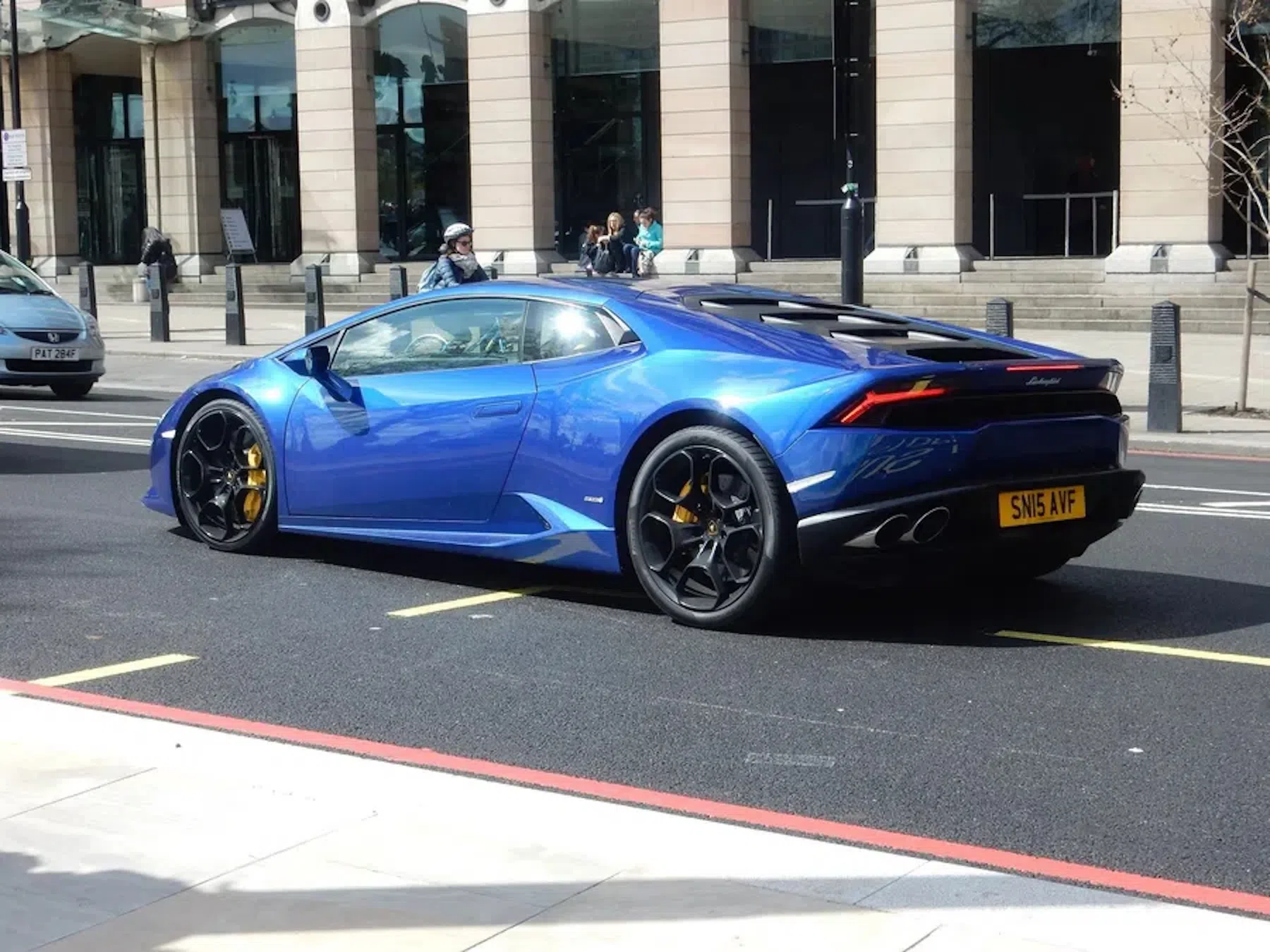 Londen pakt supercars aan: invasie blijft doorgaan
