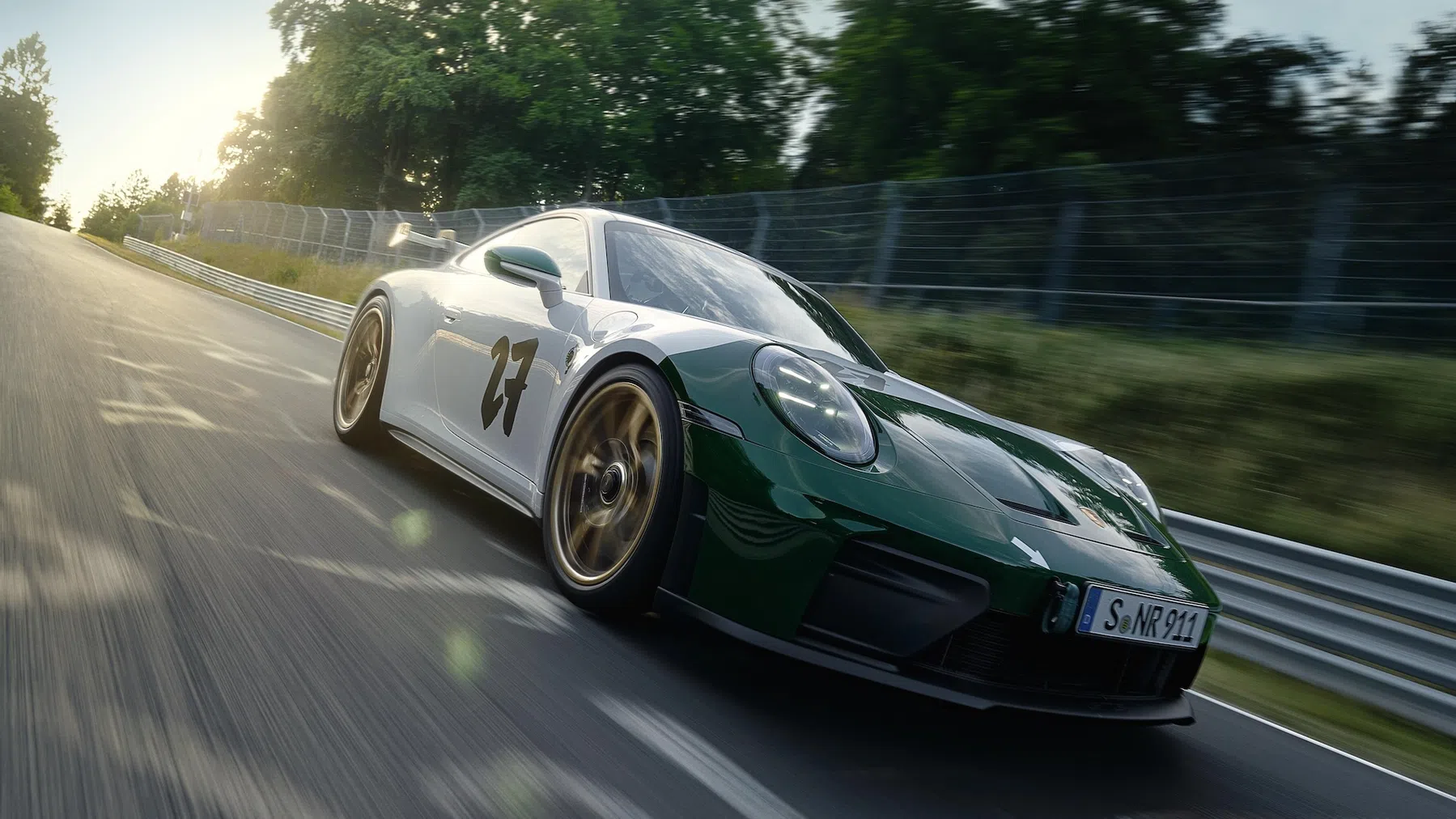 Porsche 911 GT3 lijkt net een schadebak door opvallende kleurstelling