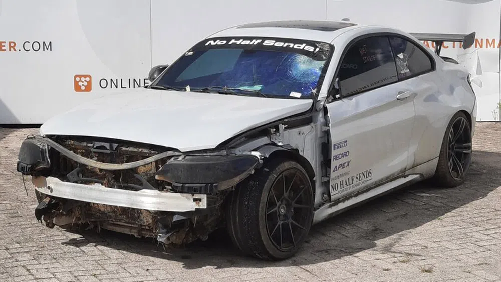 Domeinen verkoopt gecrashte M2 van “meest gehate M-rijder van België”