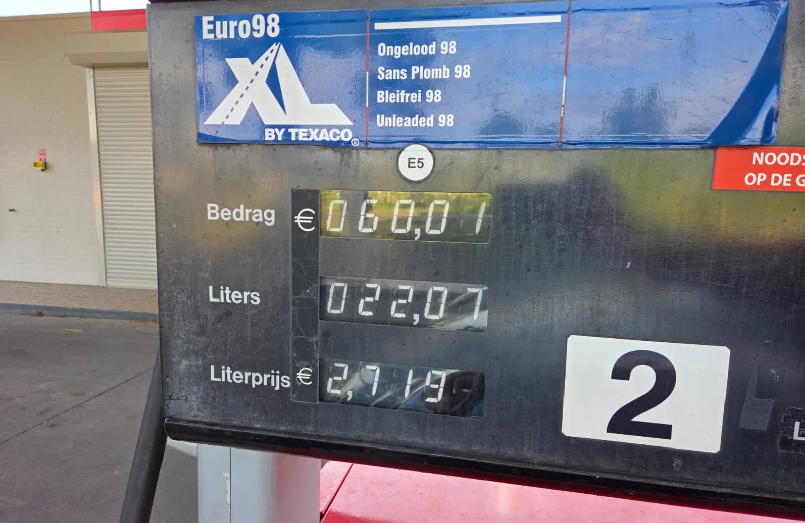 Waarom het warme weer tanken extra duur kan maken