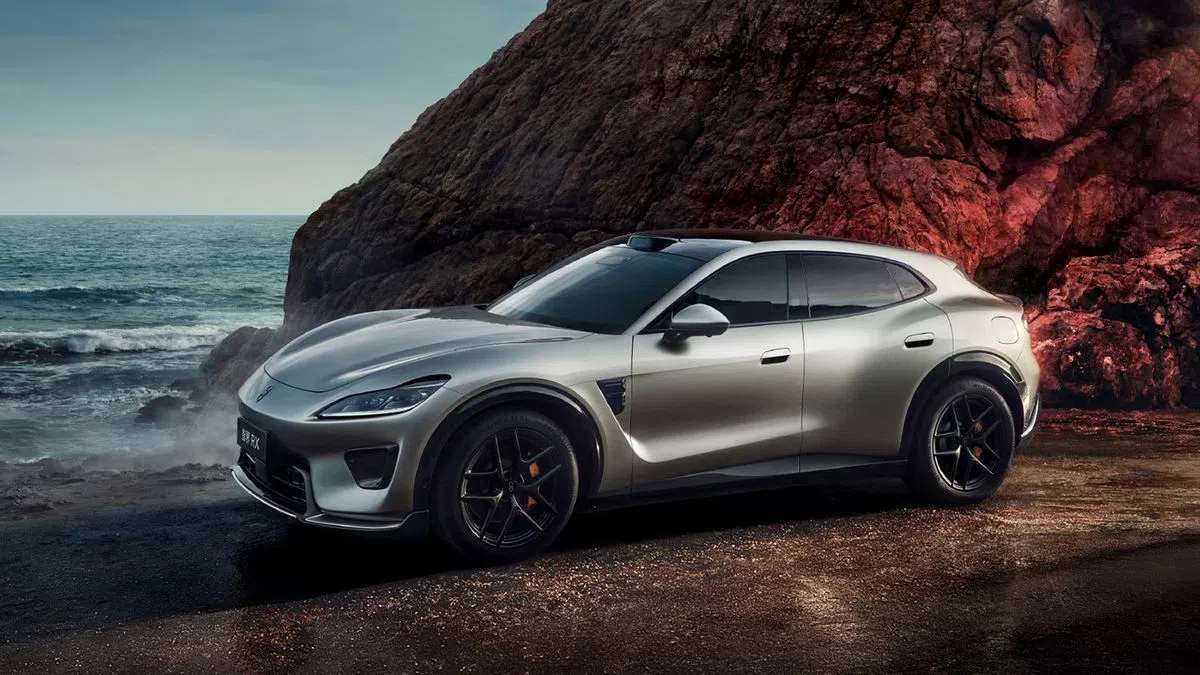 Luxeed RX is een Chinese Purosangue, ontworpen door een Ferrari-ontwerper