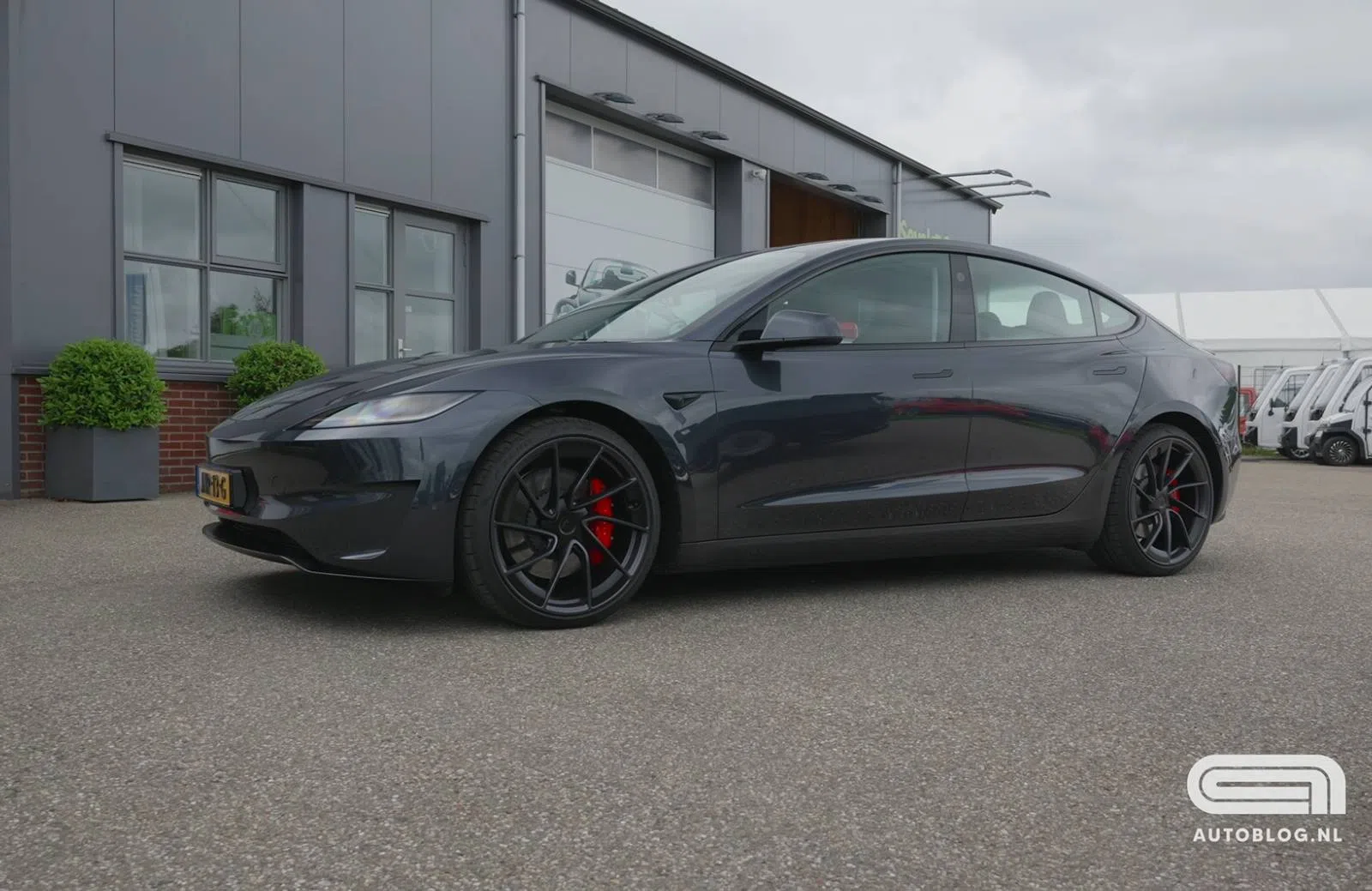 Leesvoer: BMW-rijder stapt over naar Tesla Model 3 Performance - hoe bevalt dat?