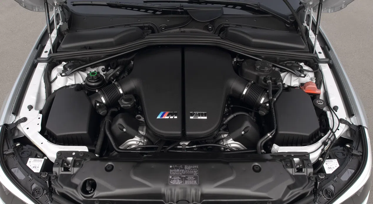 In welke BMW past die heerlijke M5 V10 eigenlijk nog meer?