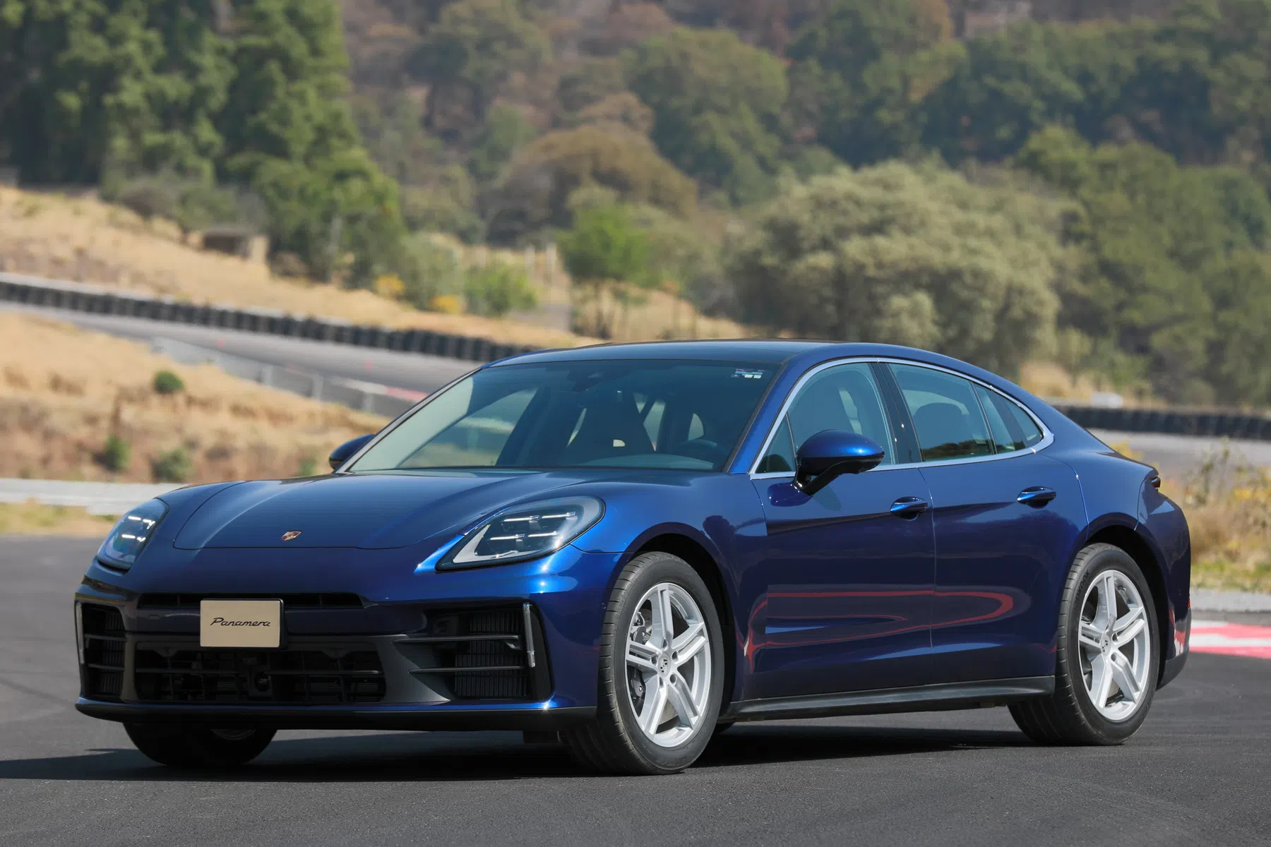 Porsche Sonderwunsch kan echt wel een Panamera met handbak voor je maken