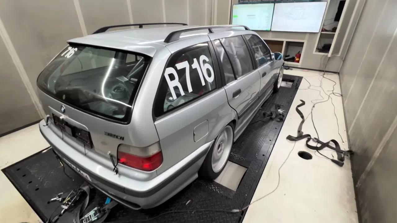 De BMW M3 Touring van Hans op de rollenbank en op de baan