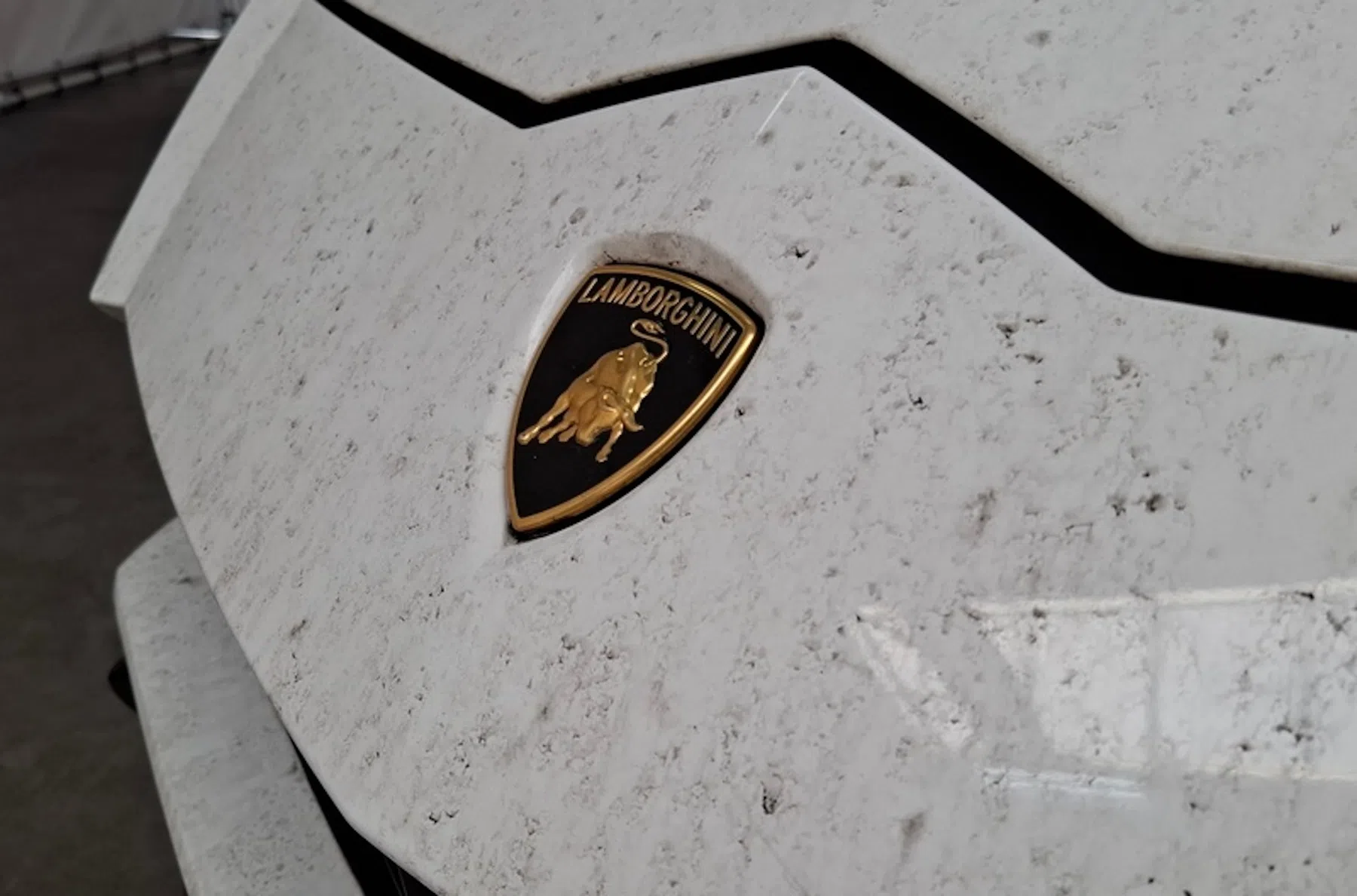 Domeinen veilt Lamborghini Urus: deze boevenbak is te koop