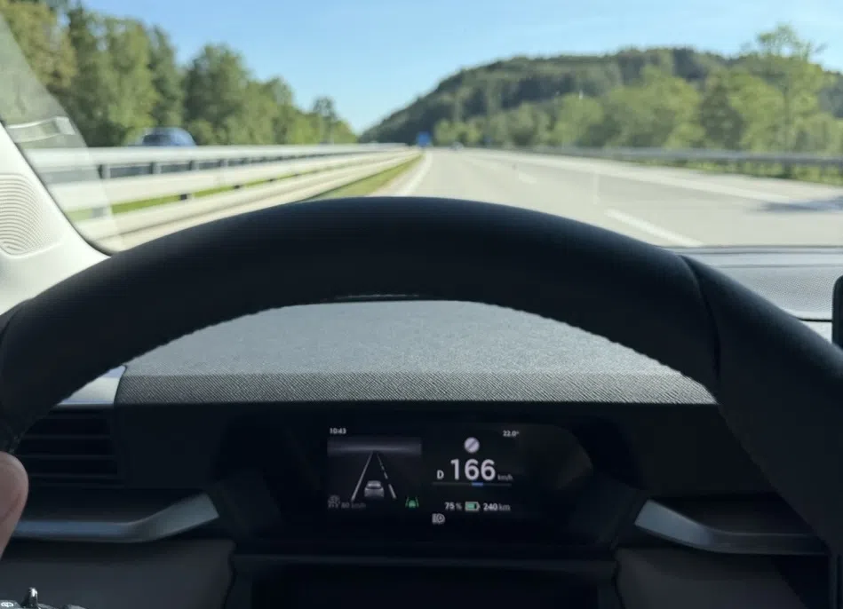 Dit is waarom Duitsers op de autobahn niet meer hard rijden