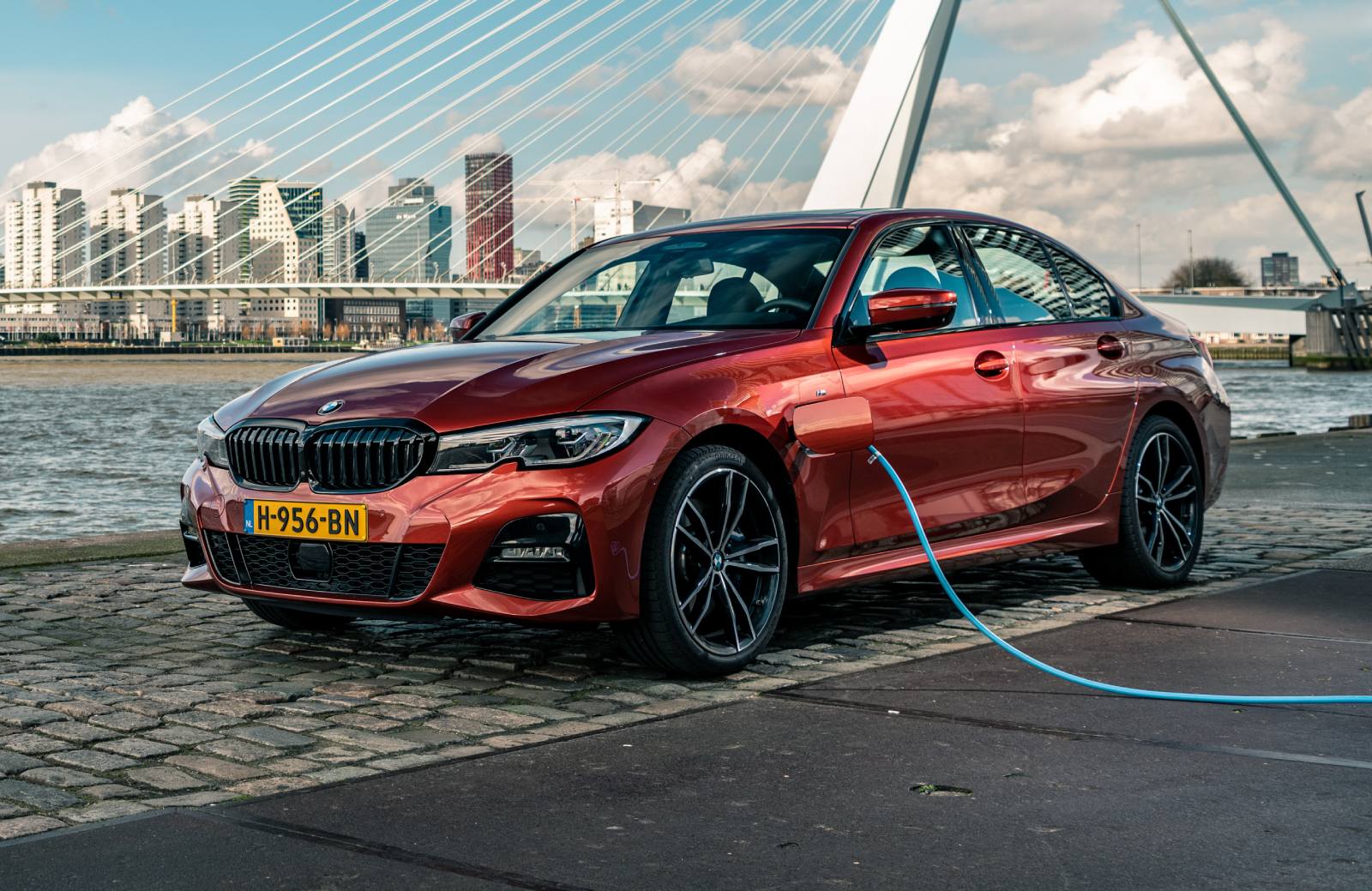 Groot onderzoek bevestigt: PHEV’s zijn bijna net zo vies als benzineauto’s