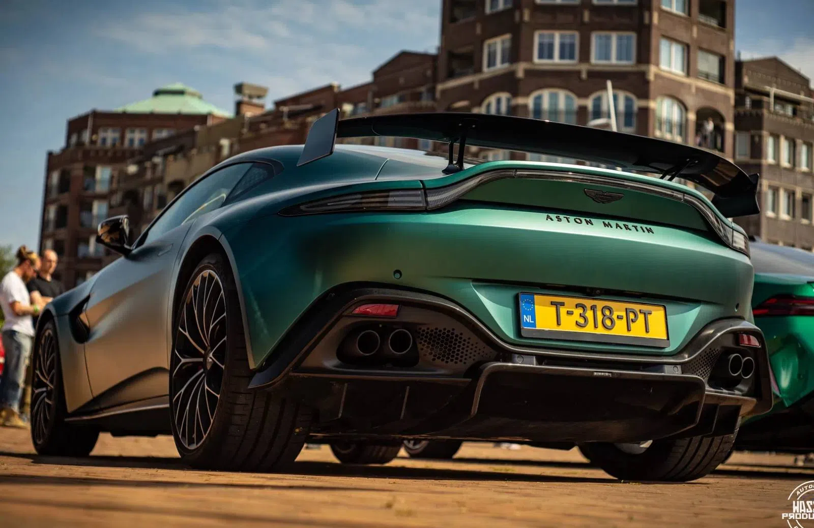Aston Martin is 99 procent van zijn waarde kwijt!