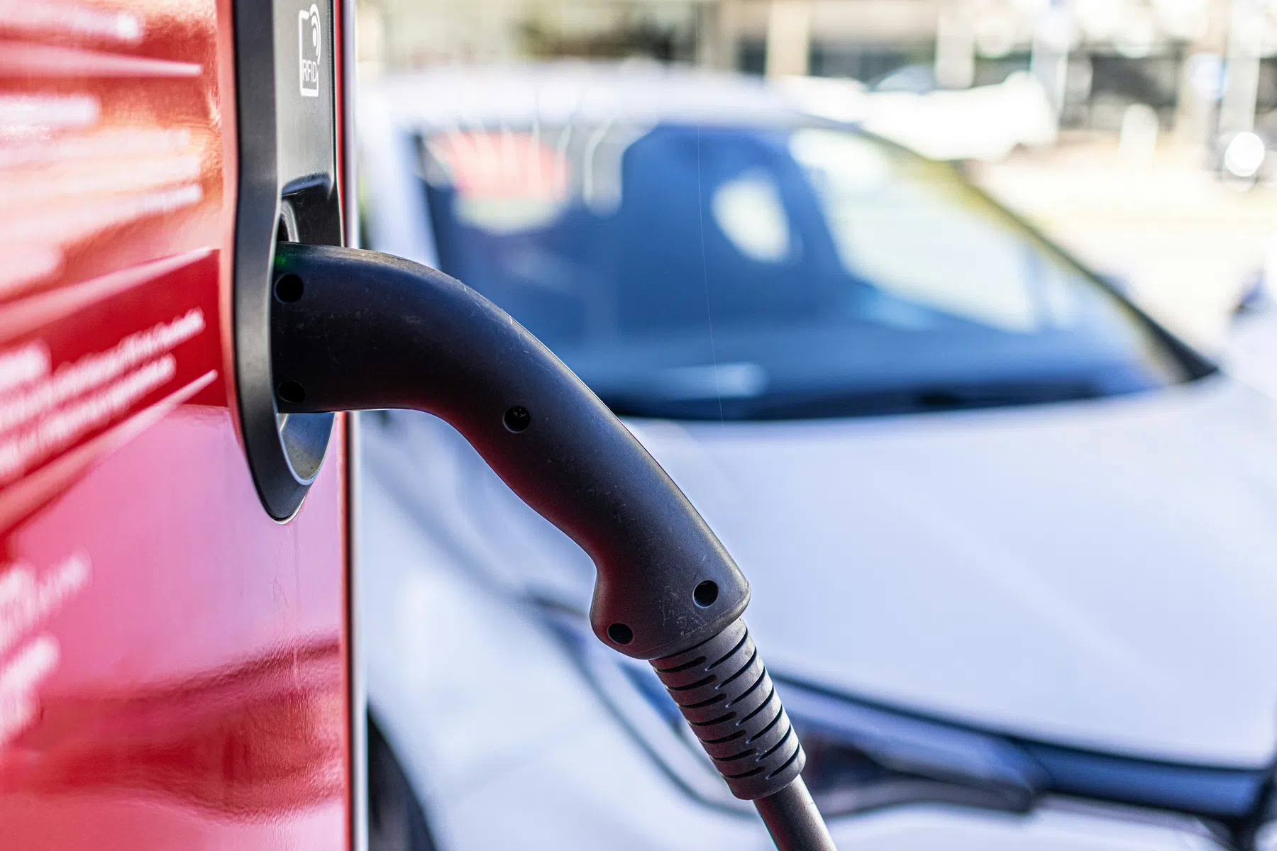 De EV wordt steeds goedkoper dan benzine, en dit is waarom
