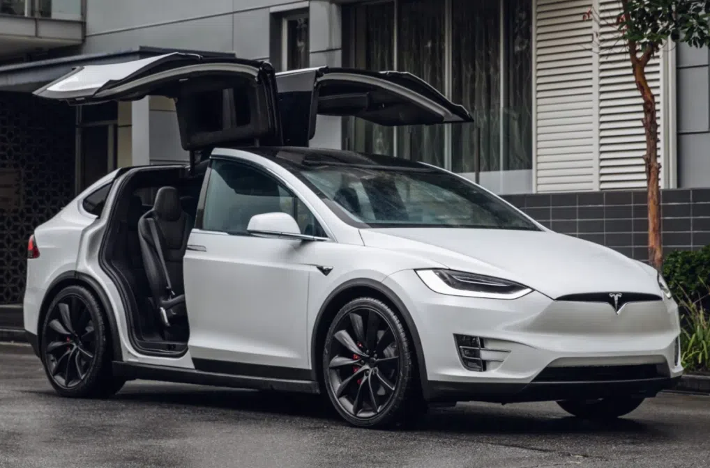 In dit land zijn oude Tesla's duurder dan nieuwe