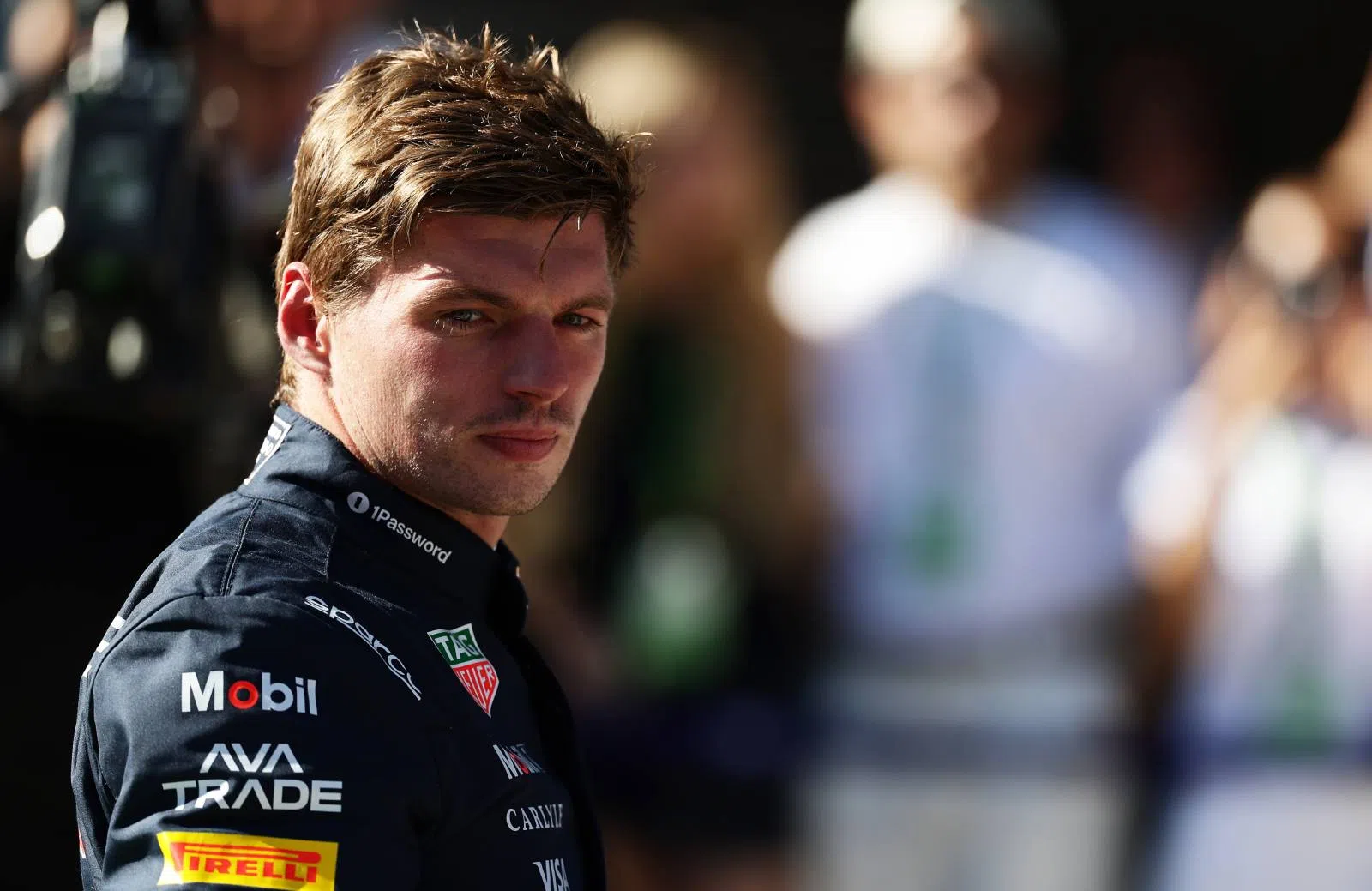 Praat mee: Had Verstappen wel zijn tweede plaats moeten afstaan?