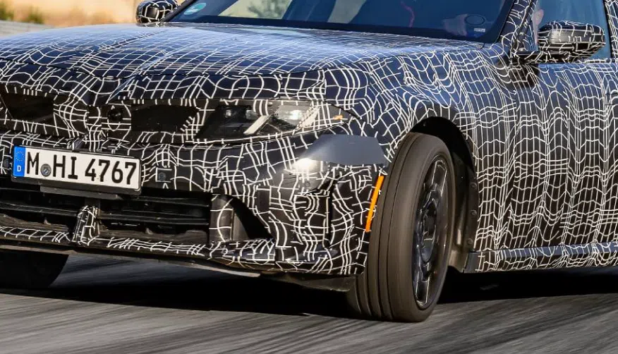BMW laat nieuwe M350 nu al zonder camouflage zien