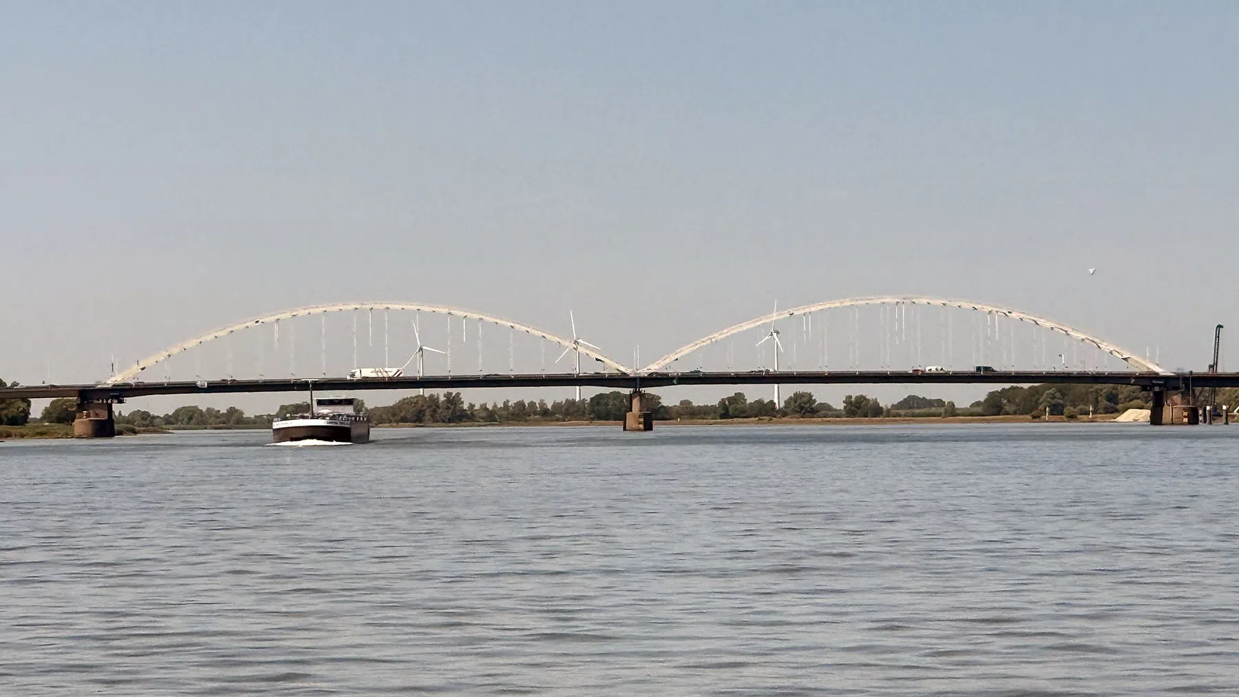 Zet je schrap: Merwedebrug bij Gorinchem nu helemaal op slot!