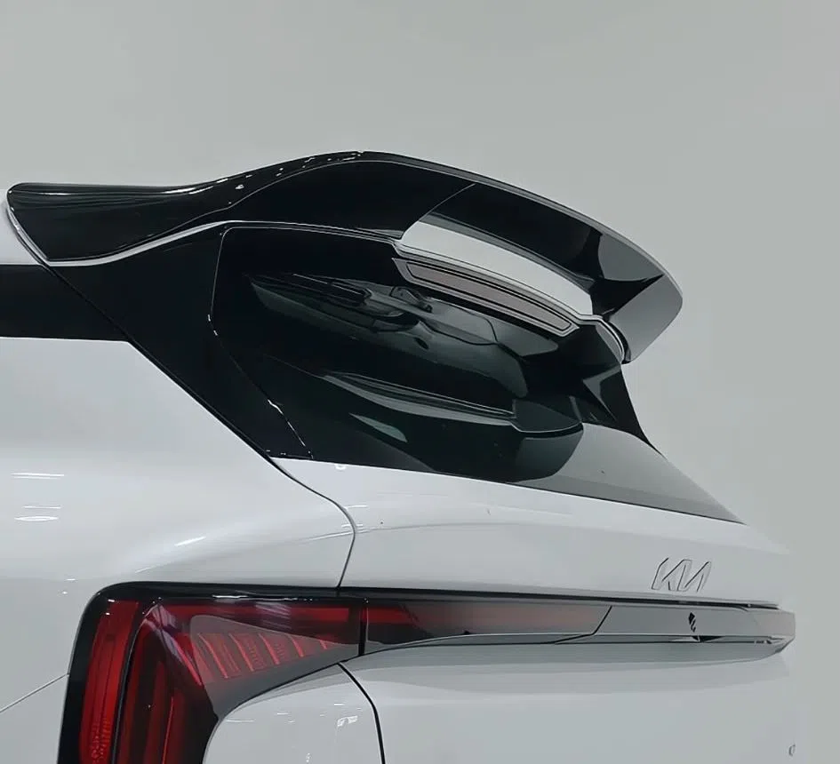 Aero Flow Dynamics verandert de Kia K4 Hatchback naar een dikke auto