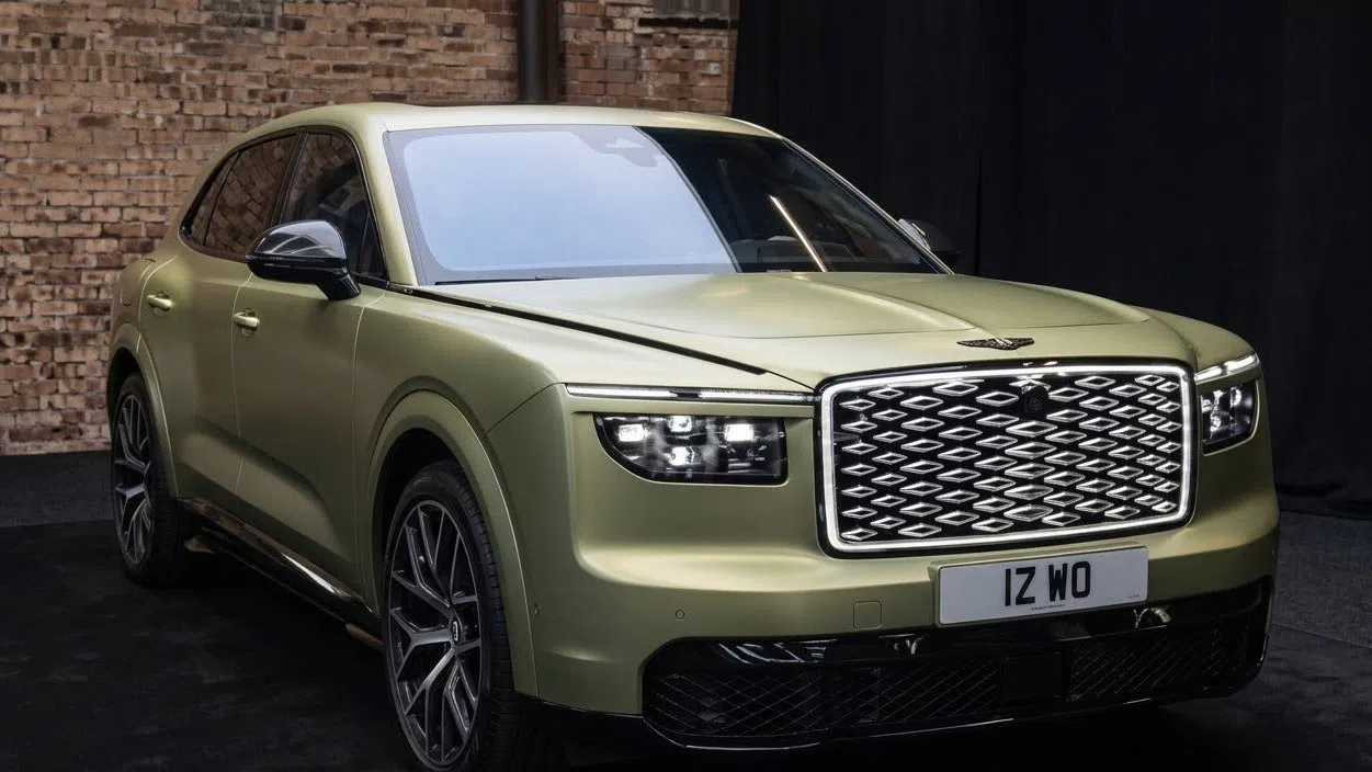 Gelekt: de Bentley-versie van de Porsche Cayenne