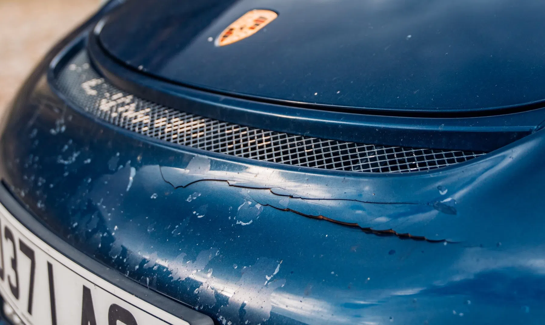 Deze Porsche Cayman GT4 met 250.000 kilometer heeft een zwaar leven