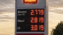 Thumbnail for article: Alleen in deze landen betaal je meer voor benzine dan bij ons