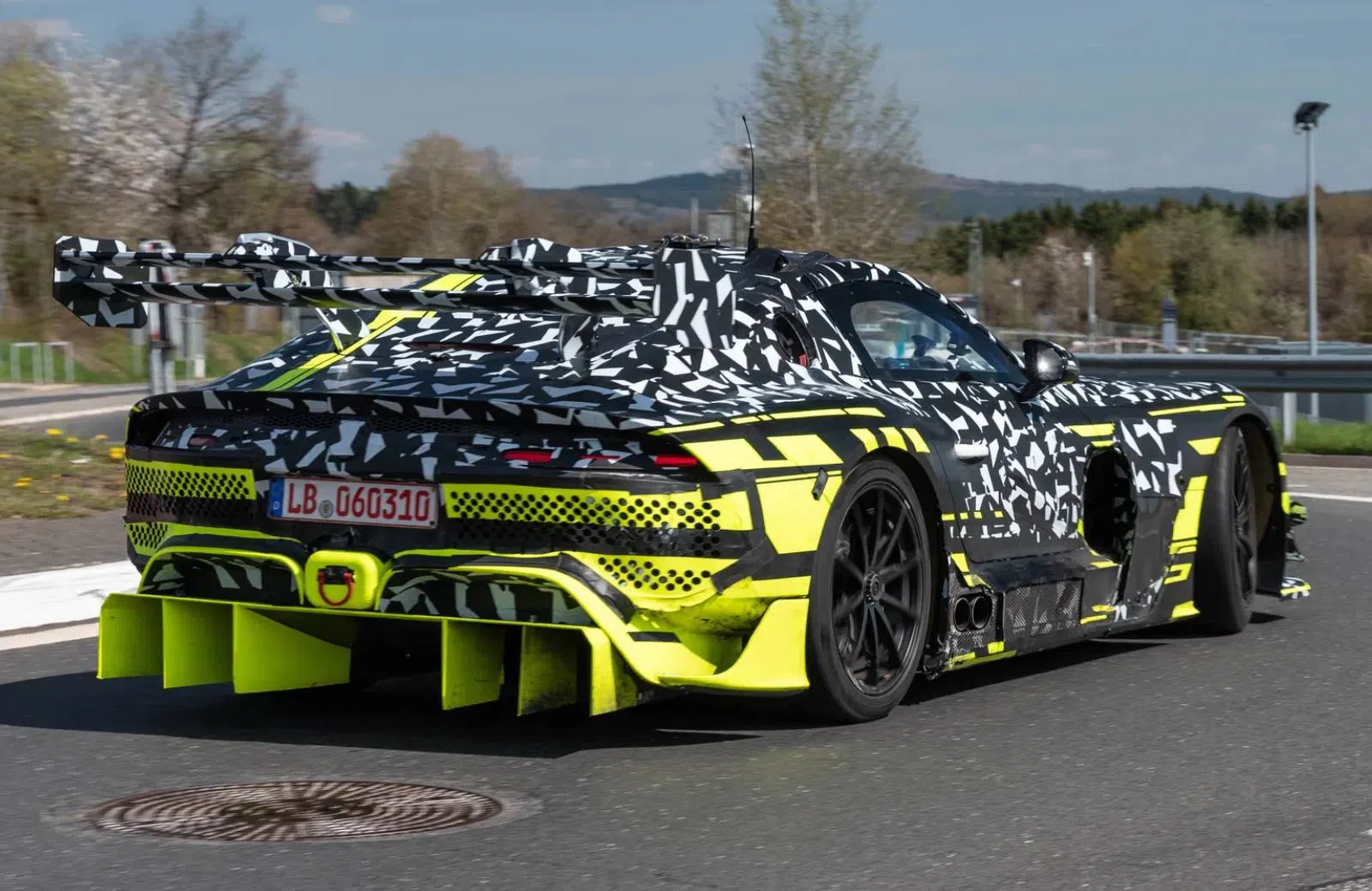 Heet: AMG Black Series GT-prototype vat vlam bij de Nürburgring!