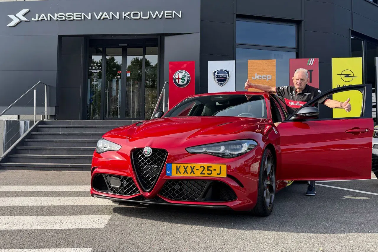 Jan koopt na 57 jaar werken als monteur een dikke Giulia Q