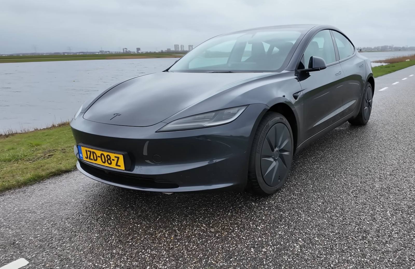 Tesla geeft de Model 3 stilletjes meer spierballen en giga scherm