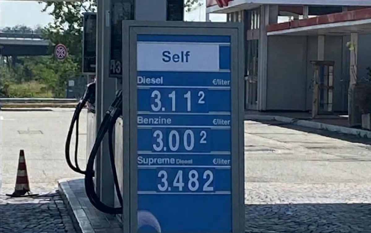 Gooi vandaag je tank nog vol, benzine vanaf morgen schofterig duur!