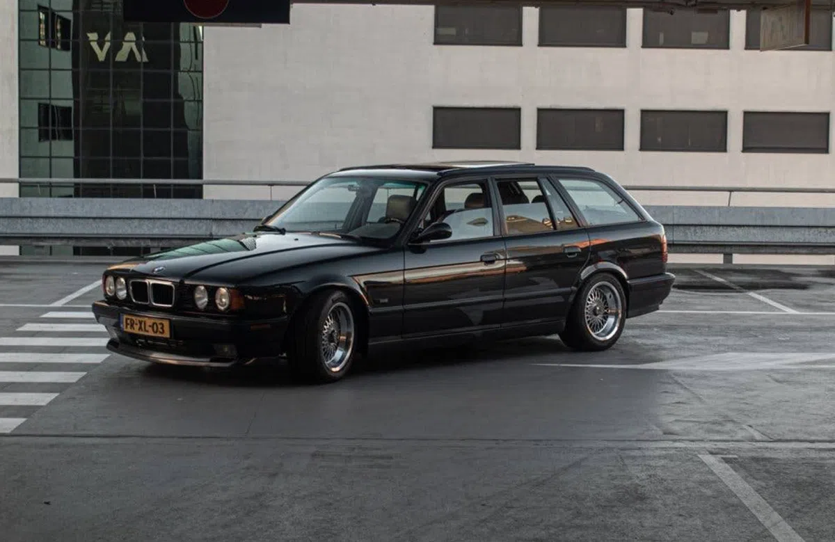 Deze BMW 540i Touring is de natte droom van iedere petrolhead