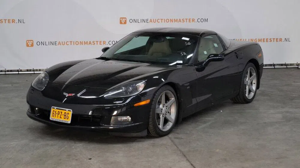 Deze dikke Corvette bij Domeinen is NIET afgefikt
