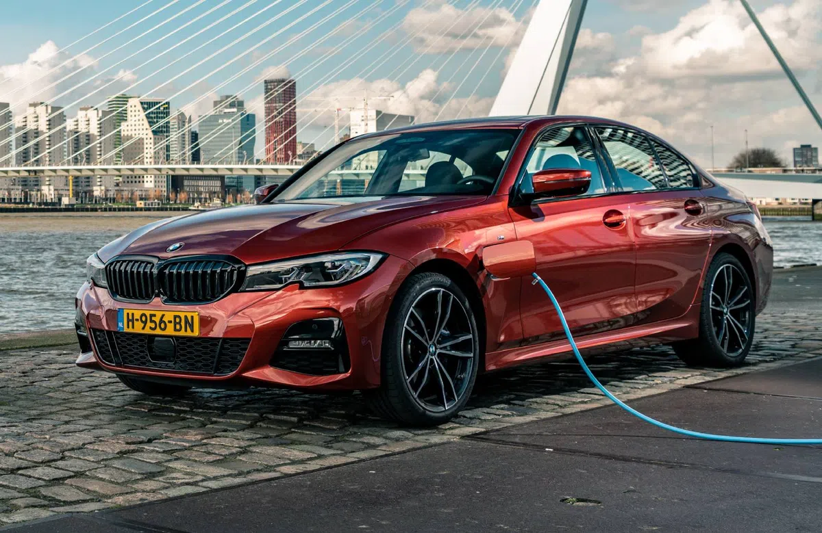 Zo kun je 50 procent brandstof besparen met een PHEV