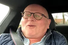 Wouter rijdt harder dan de eigenaar in BMW M850i