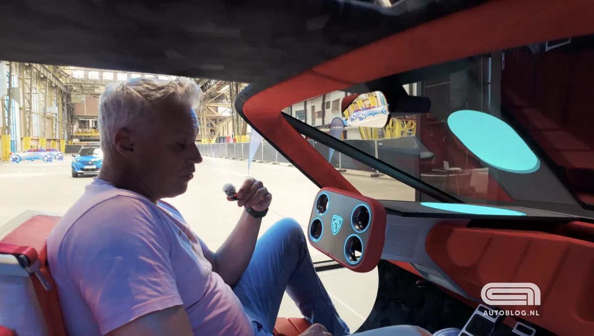 Het stuur in deze Peugeot maakt autorijden een stuk makkelijker!