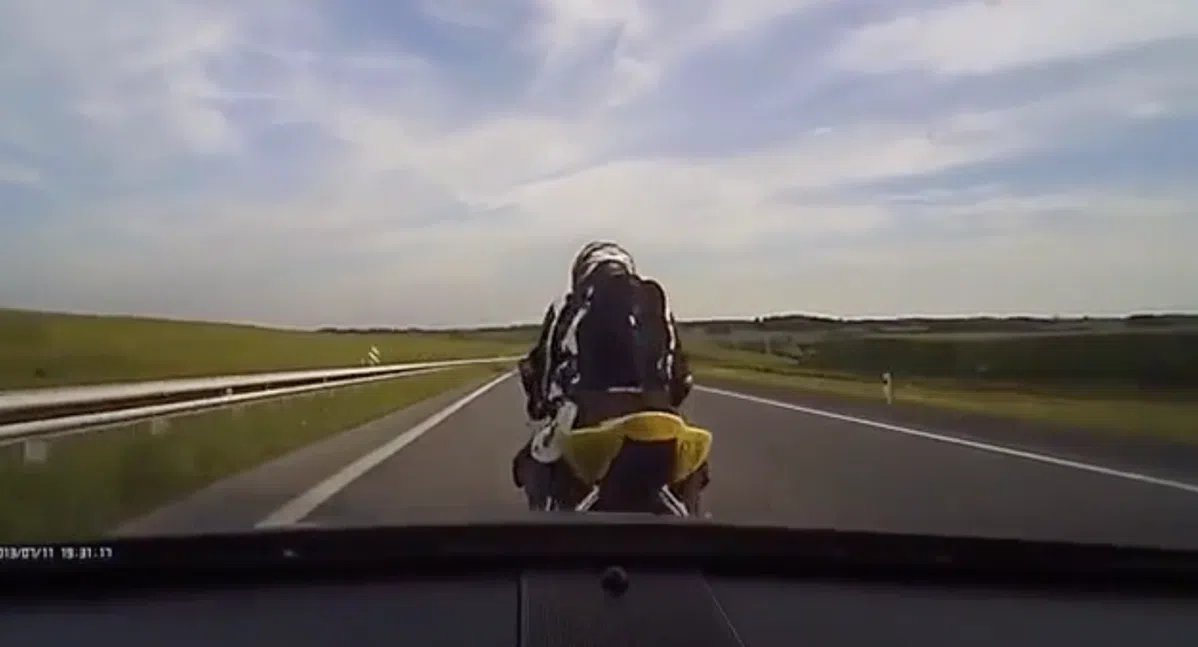 Zo dom is een brakecheck op een motor doen