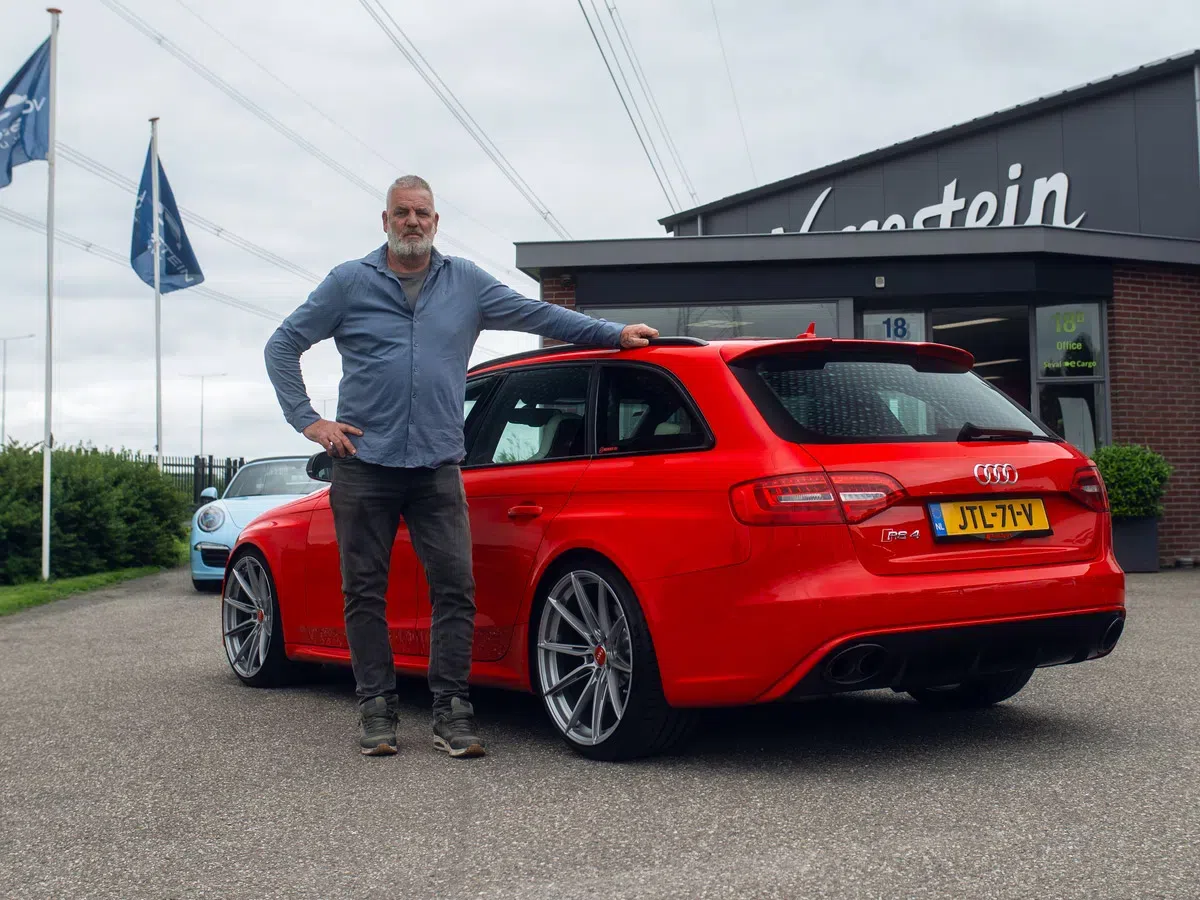 William had al een RS4, maar kocht er nog een