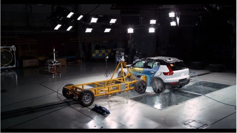 Volvo is de enige ter wereld die veiligheid test met deze dummy