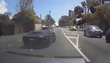 Lamborghini Aventador crasht na domme inhaalactie