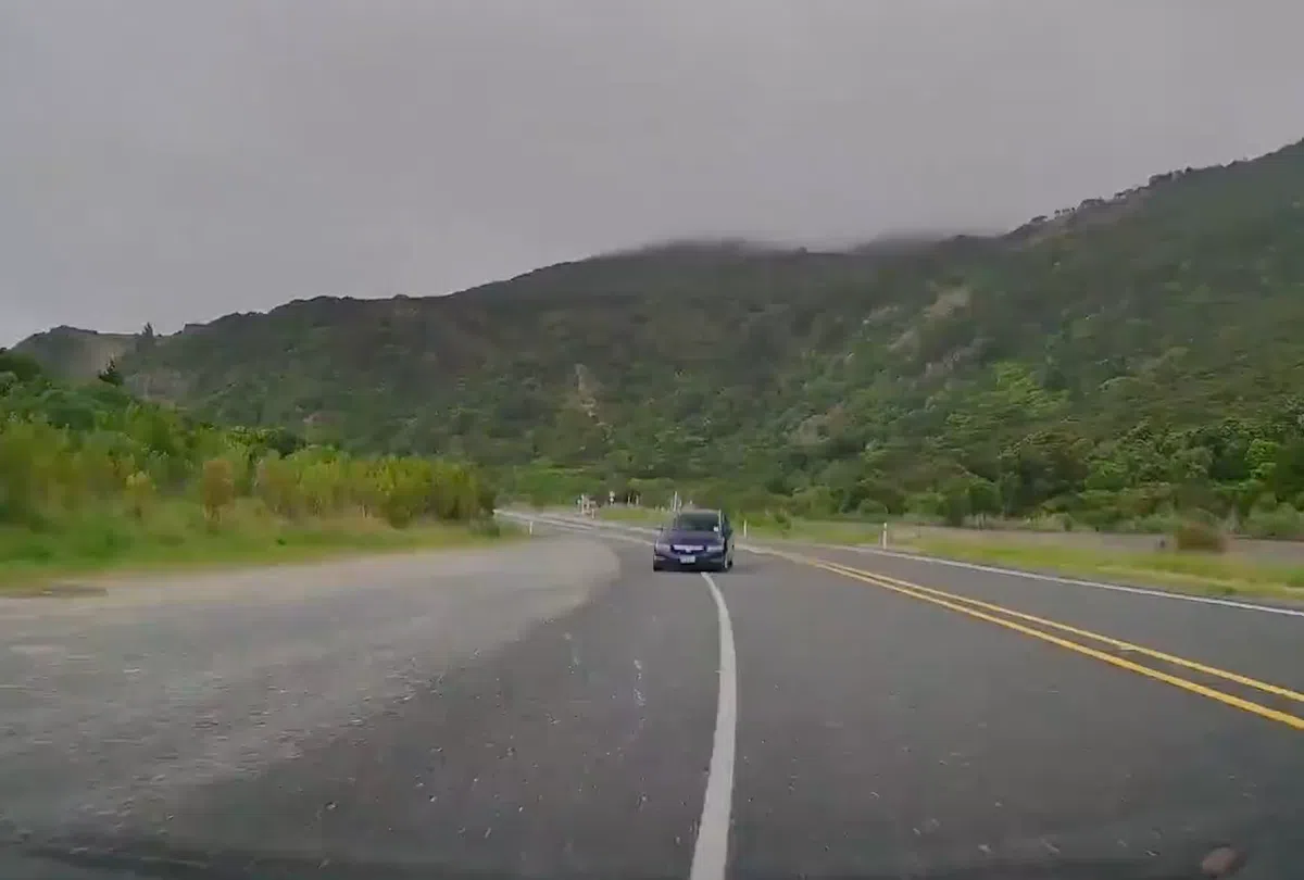 Toerist in Nieuw-Zeeland vergeet aan welke kant ze rijden daar